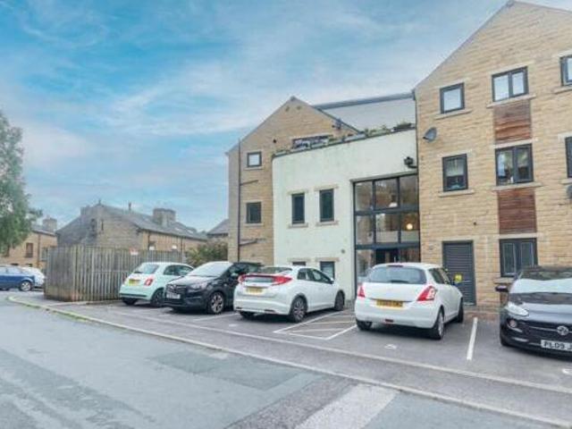 House for sale in Keighley, West Yorkshire