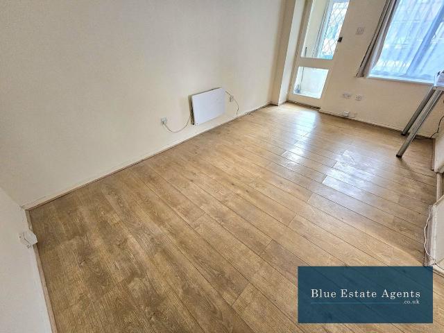 House for rent in London Borough of Hounslow, Greater London
