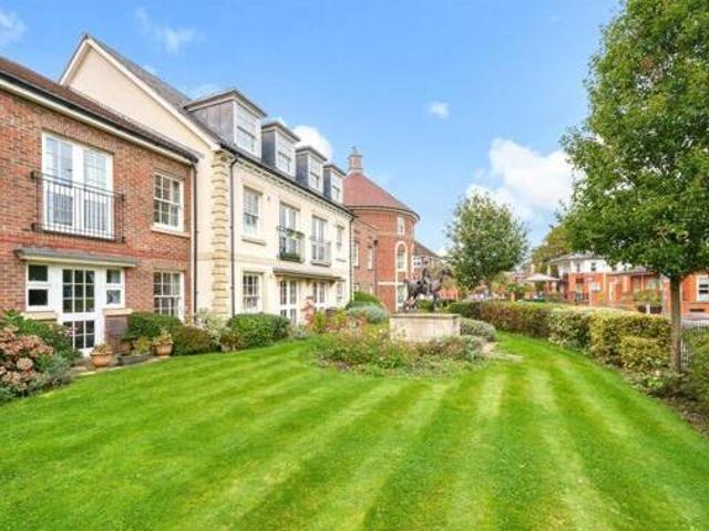House for sale in Farnham, Waverley
