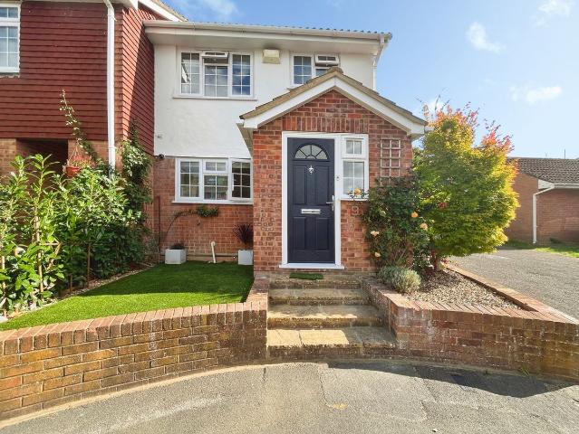 House for rent in Hook, Hart
