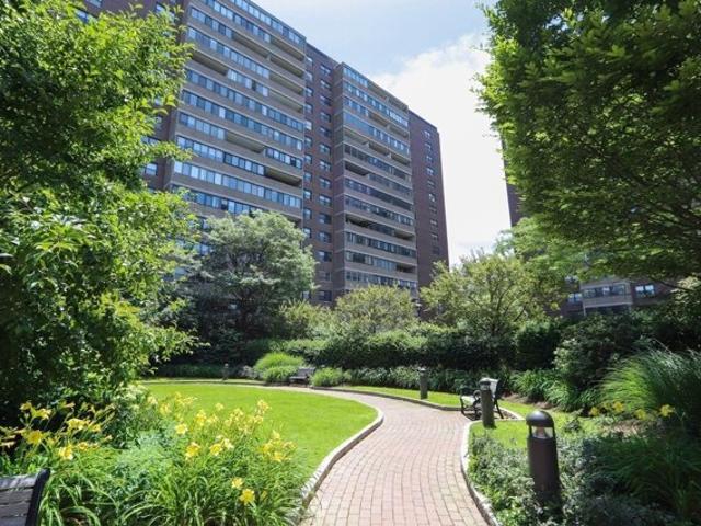 Condo for sale in Hawthorne Place, Boston