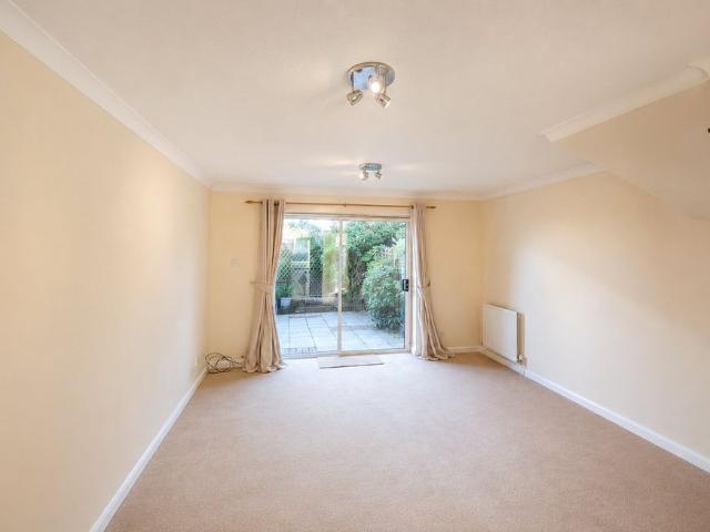 Apartment for rent in Epsom, Surrey