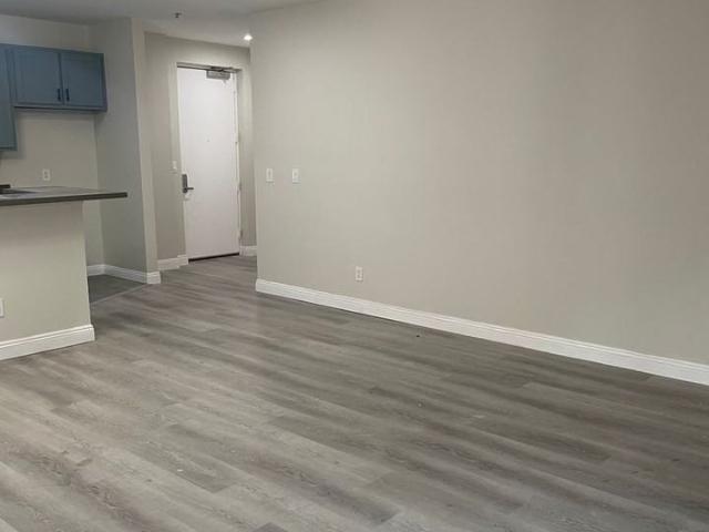 Apartment for rent in Canoga Park, California