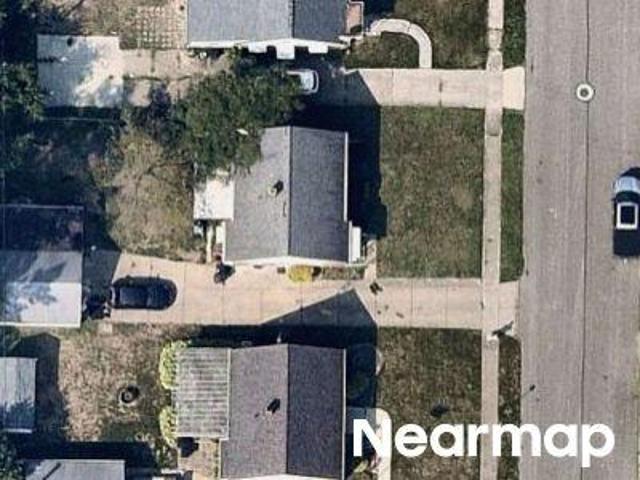 House for sale in Elyria
