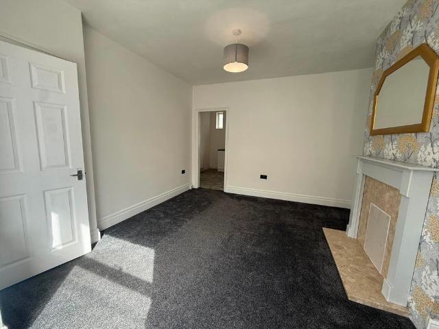 House for rent in Milnsbridge, West Yorkshire