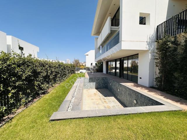 Urla, İzmir içerisinde satılık Villa