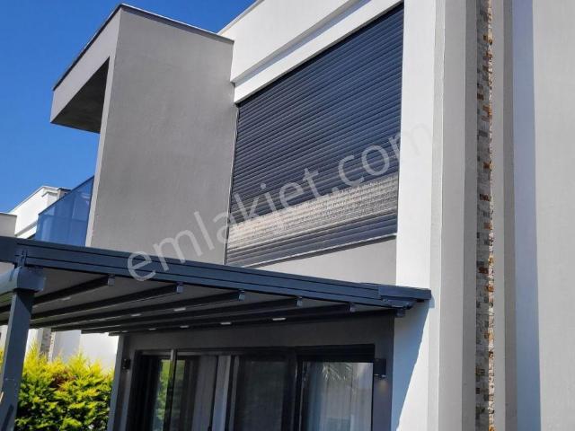 Kuşadasi, Aydin içerisinde satılık Villa