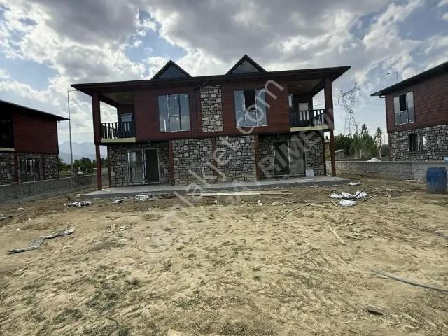 Ulukapı Mahallesi, Seydişehir içerisinde satılık Villa