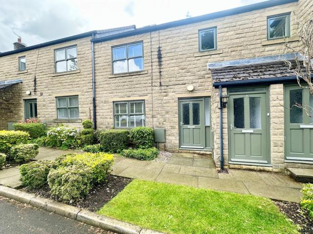 Apartment for rent in Whitfield, Charlesworth