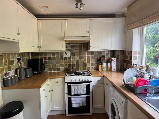 House for rent in Row Town, Surrey