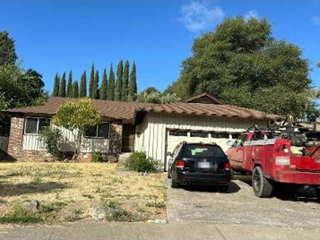 House for sale in Fair Oaks