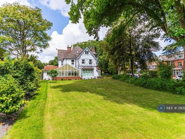 Apartment for rent in Branksome Chine, Branksome Park