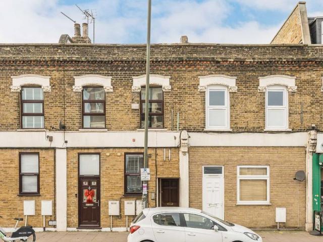 Apartment for rent in South Wimbledon, Greater London