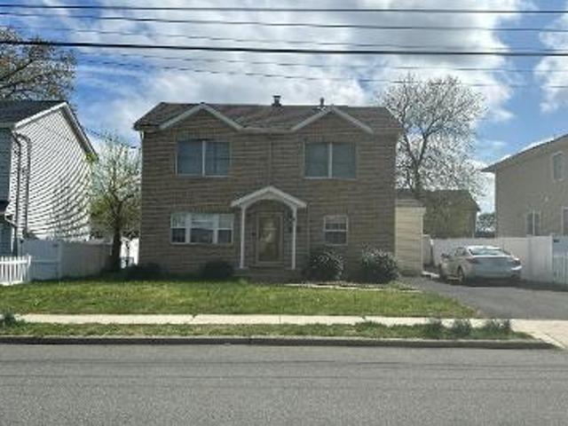 House for sale in Saddle Brook, New Jersey