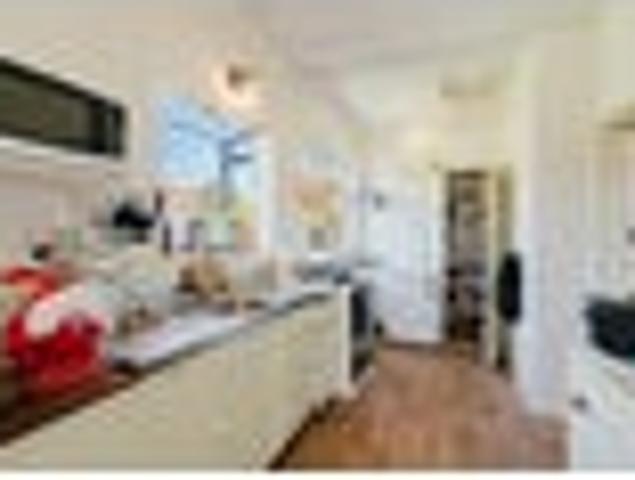House for sale in Hamilton East, Hamilton City
