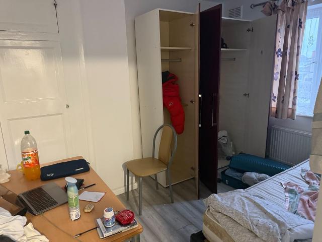 House for rent in Charville, Greater London
