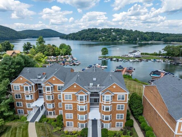 Condo for sale in Danbury
