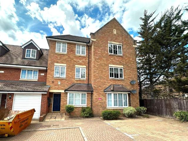 Apartment for rent in Slough