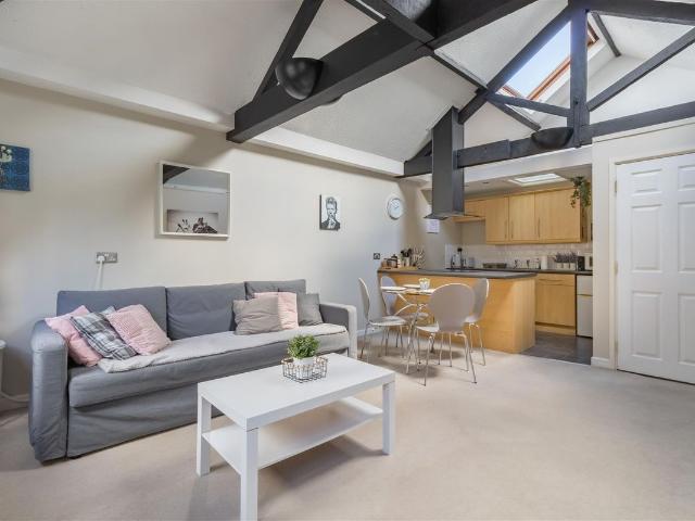 Apartment for rent in Golden Valley, Gloucestershire