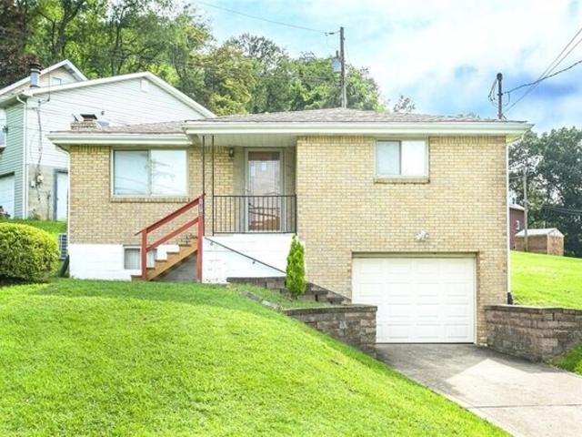 House for sale in Monroeville