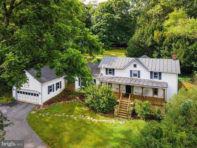 House for sale in Round Hill