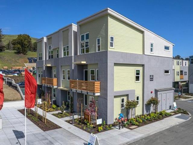 Townhouse for sale in Hayward, California