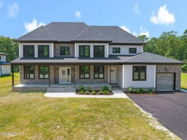 House for sale in Howell