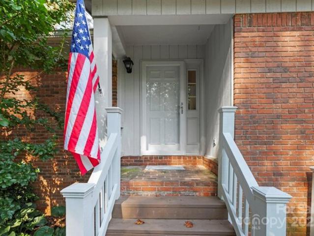 House for sale in Hendersonville