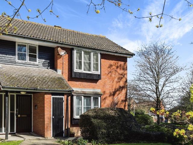 Studio for rent in Davington, Swale