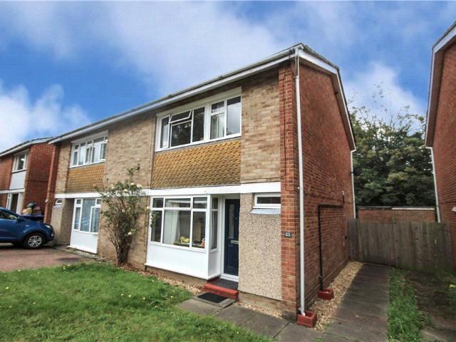 House for rent in Englefield Green, Runnymede
