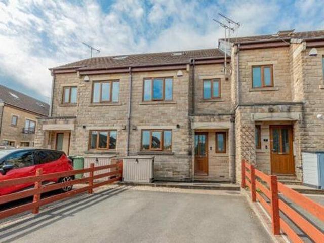 House for sale in Huddersfield, West Yorkshire