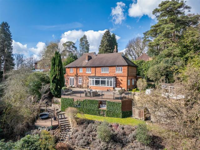 House for rent in Fole, Surrey