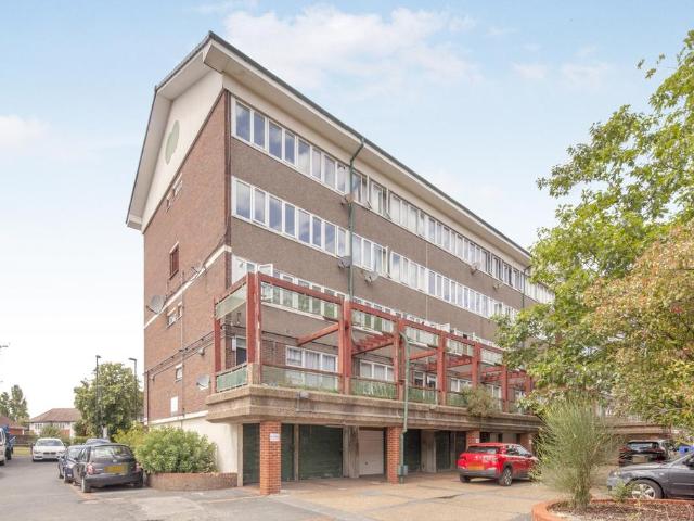 Apartment for rent in London Borough of Lewisham, Lower Sydenham