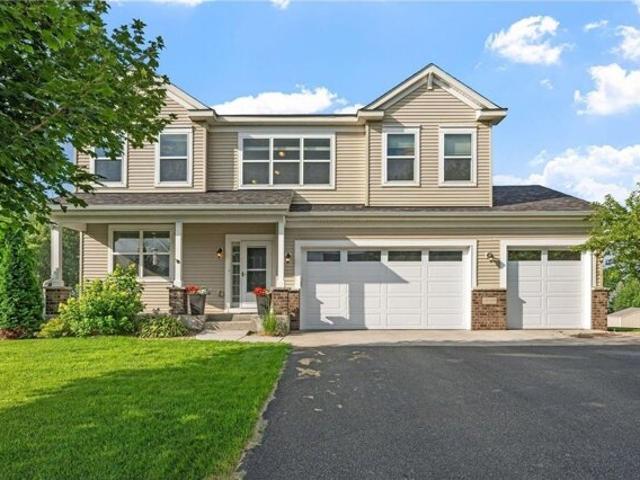 House for sale in Lakeville