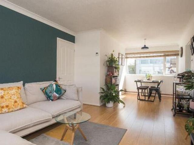 House for rent in Row Town, Surrey