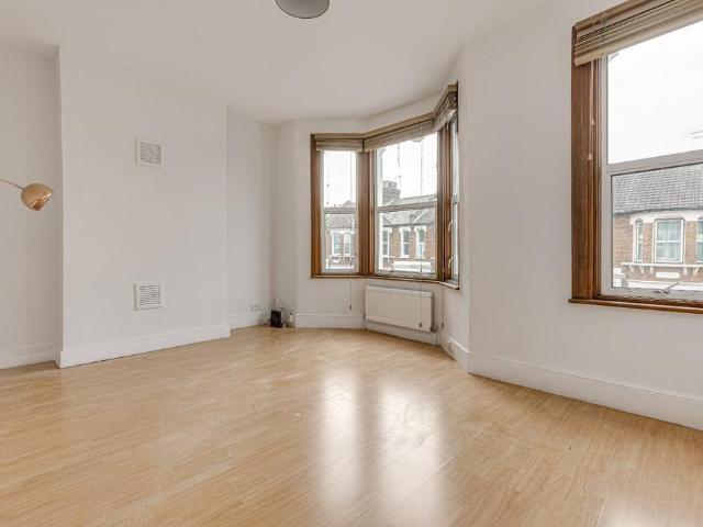 Apartment for rent in Clapham, Greater London