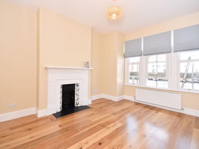 Apartment for rent in Clapham, Greater London