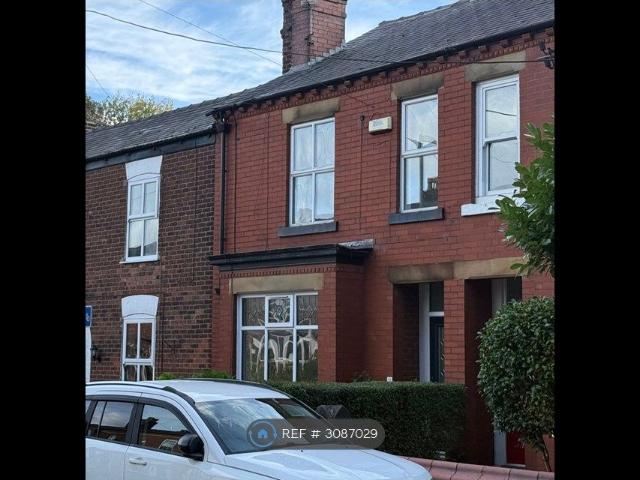 House for rent in Roe Green, Salford