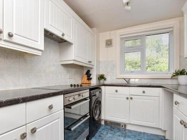 House for sale in Pachesham Park, Surrey
