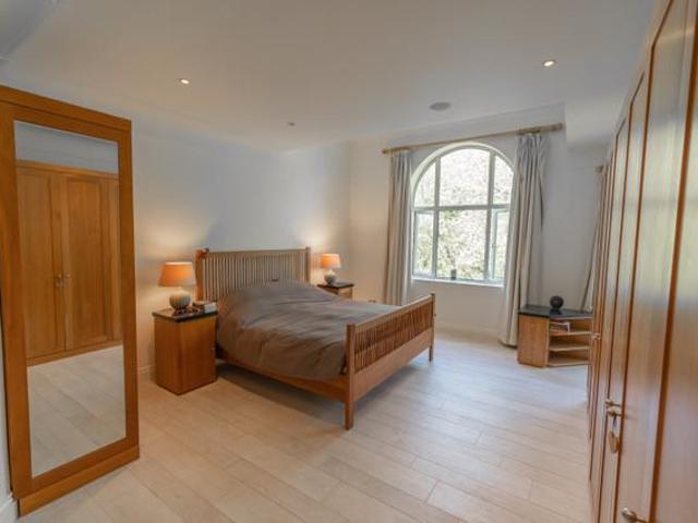 Apartment for rent in Calderstones
