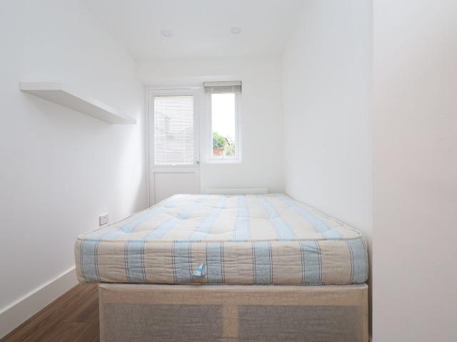 Studio for rent in London Borough of Ealing, Greater London