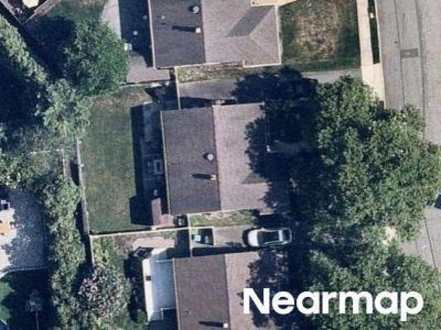 House for sale in Menlo Park, Metuchen
