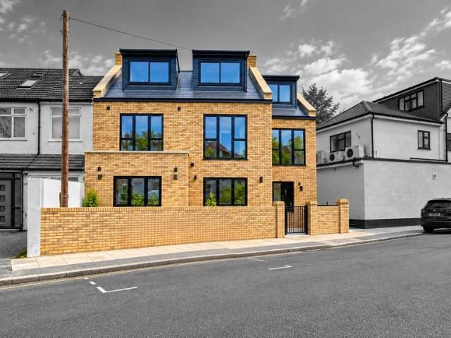 Apartment for rent in London Borough of Merton, Greater London