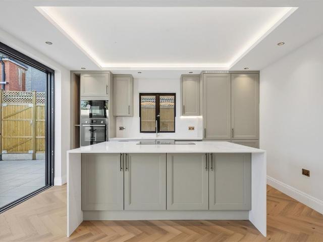 Apartment for rent in London Borough of Merton, Greater London