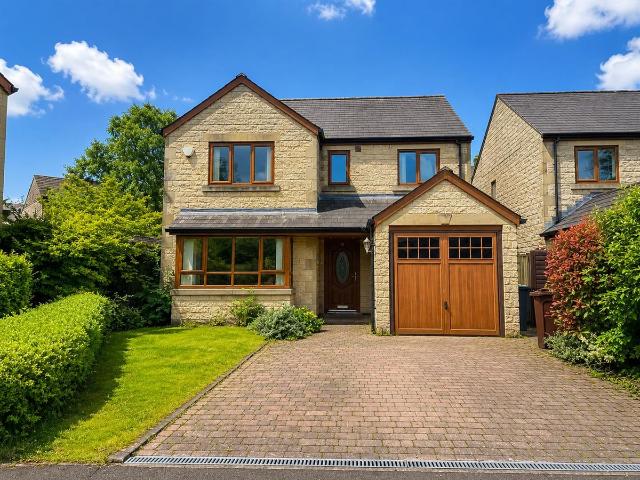 House for rent in Charlesworth, East Midlands
