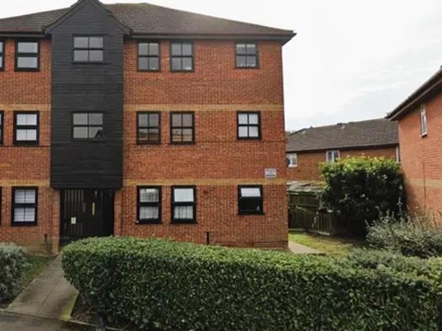 Apartment for rent in Hainault, Greater London