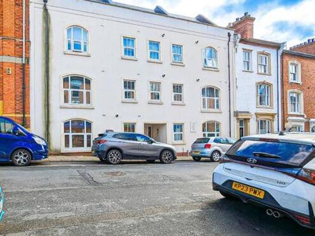 House for sale in Northampton, Northamptonshire