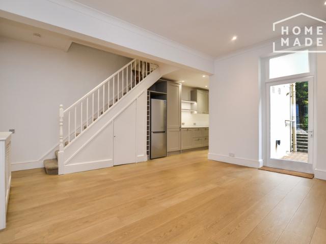 Apartment for rent in Brook Green, Greater London