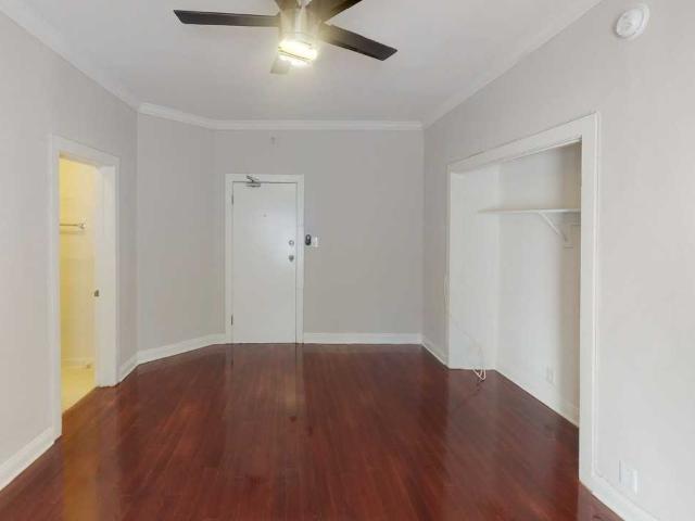 Apartment for rent in Canoga Park, California