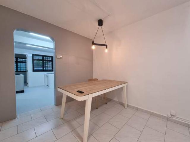 Apartment for rent in Alexandra Road